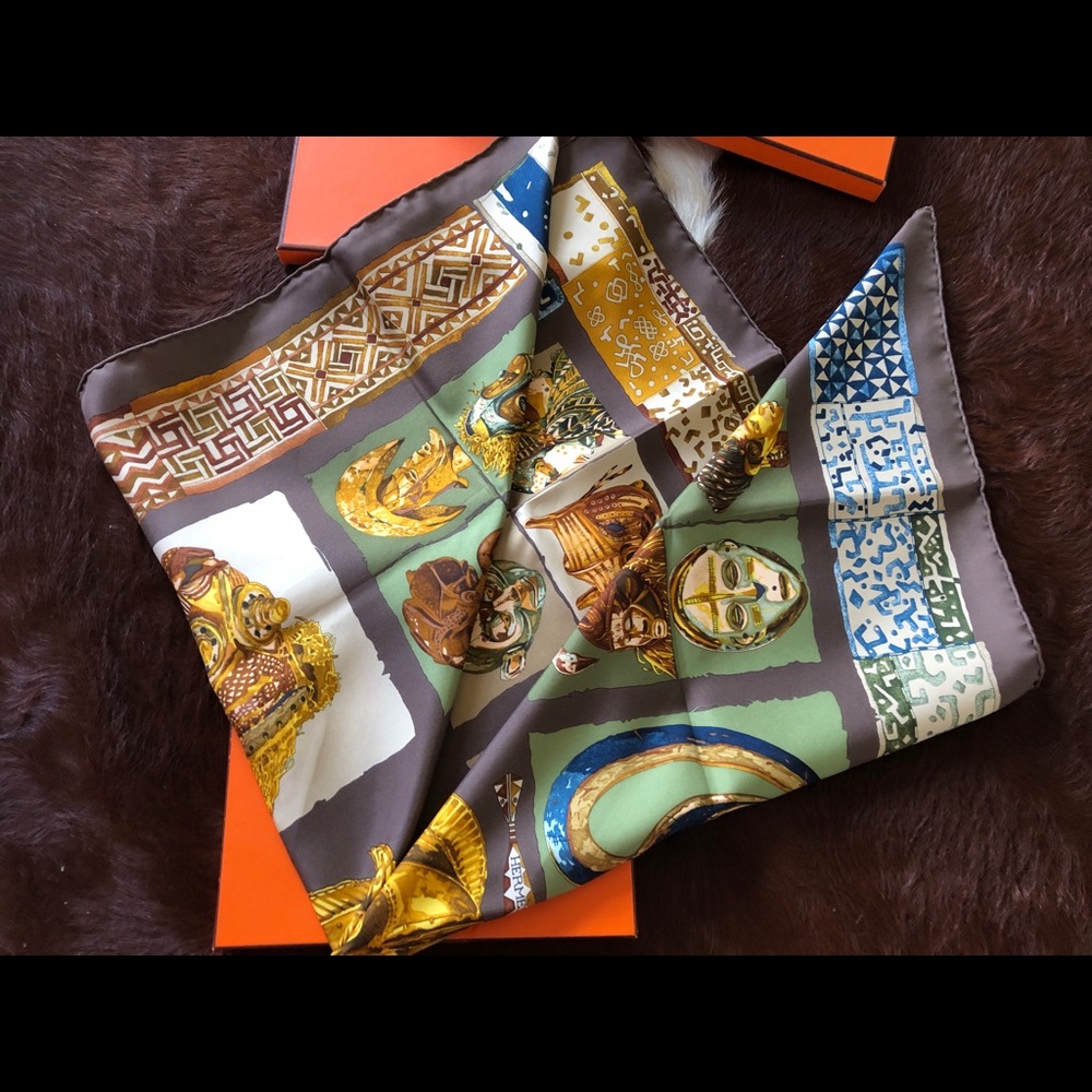 Hermès "PERSONA” silk twill scarf